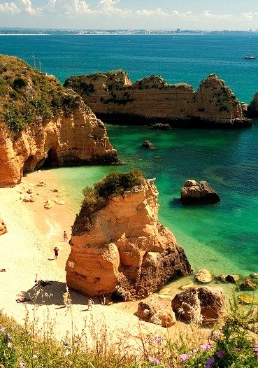 Praia de Dona Ana, Algarve Coast, Portugal